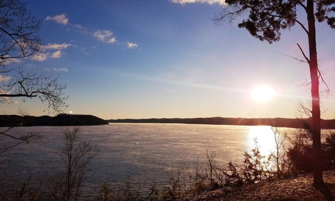 Jamestown Cottage | Unit B - 2 queen beds, 1 full bath, queen sleeper sofa, close to lake