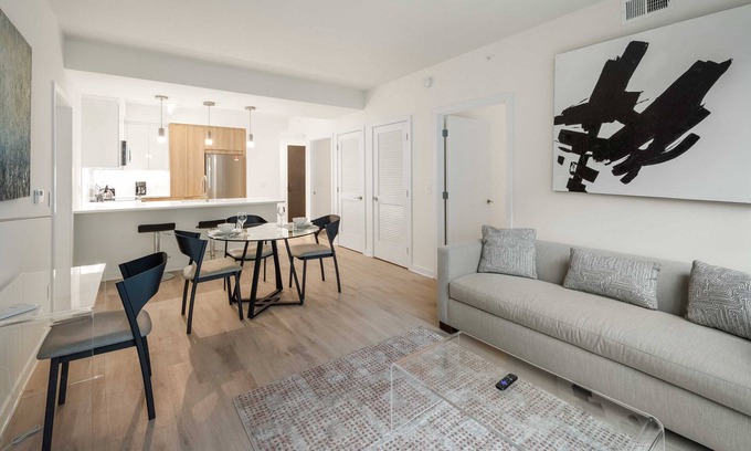 NoMa Hotel | Unlimited Travel Options! 2BR w/In unit Laundry & Heating