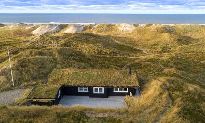 Houvig Strand House | Unobtrusive holiday home with sea views in a wonderful dune location for 4 persons