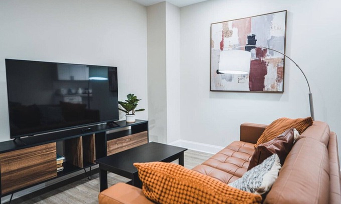 Downtown Atlanta Condo | Unparalleled Convenience | City View | Food Scene