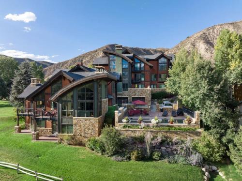 Avon House | Unparalleled Lakeside Villa with Pool, Hot Tub, AC