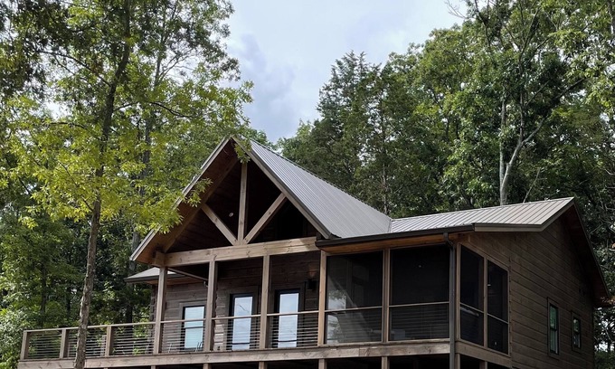 Guntersville Cabin | Unwind at a new modern log cabin, stunning Lake Views, 3 miles from City Harbor