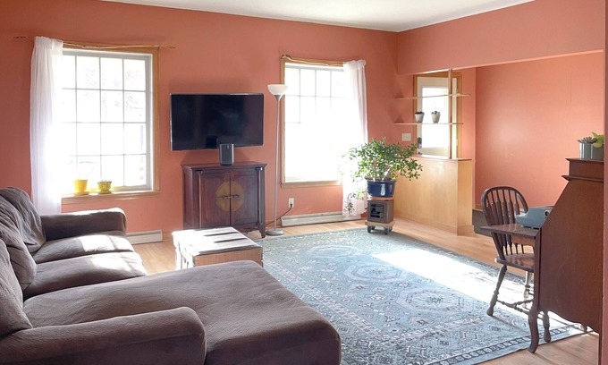 Washburn House | Up North Oasis - Families & Dogs in the Bayfield Area