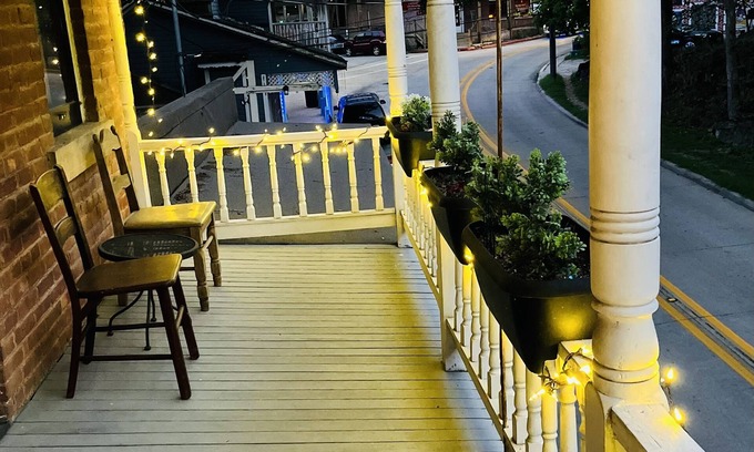 Eureka Springs Historic District Apartment | UP ON MAIN - a charming historic apartment in the heart of Eureka Springs
