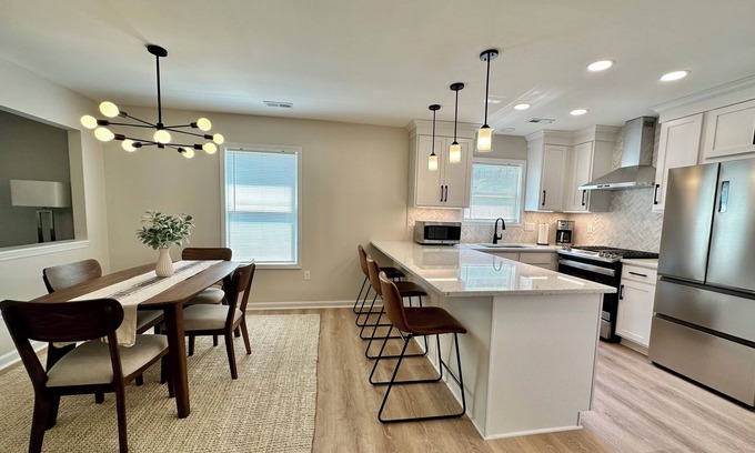 Belmont Historic District House | Updated 2-bedroom house in Belmont - Walking Distance to Downtown and Lake