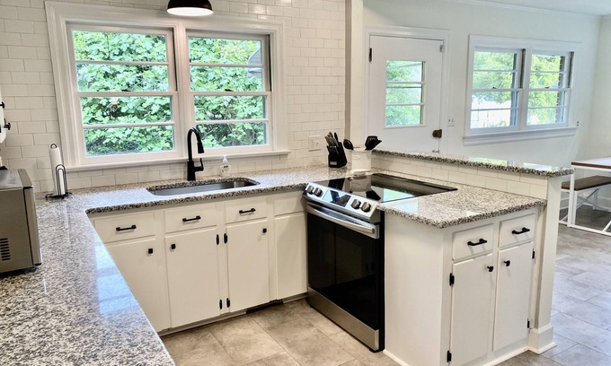 Apex House | Updated 2-bedroom Ranch in Downtown Apex