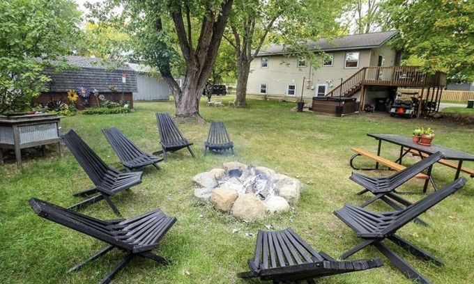 Avon House | Updated 3b 2ba Home w/ hot tub, quick walk to private community beach!