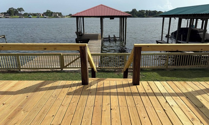 Jarreau House | Updated 4-bedroomnToddler safe backyard, new appliances and furniture, green egg