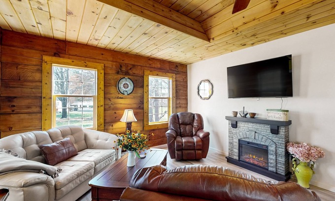 Hendersonville Cabin | Updated and peaceful home with open layout, fireplace, streaming, deck, AC