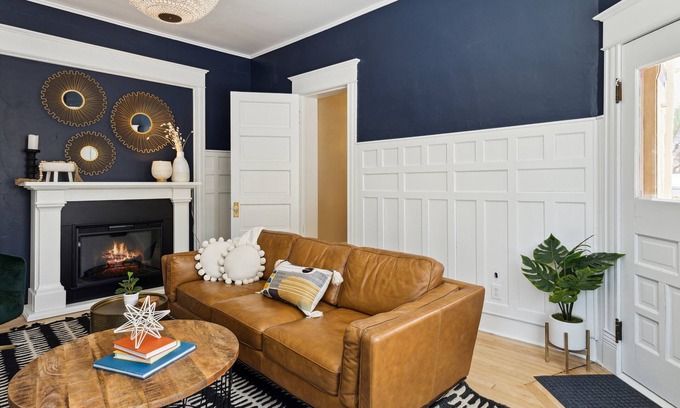Sturgeon Bay Apartment | Updated Apt - Close to everything!