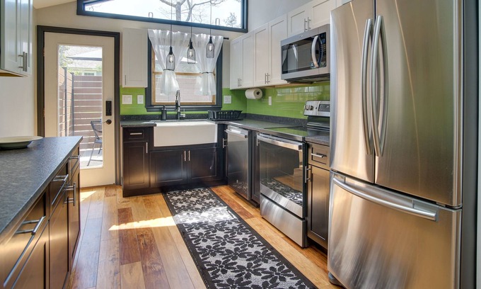 Cataumet House | Updated Cape Cod Vacation Rental w/ Yard & Deck