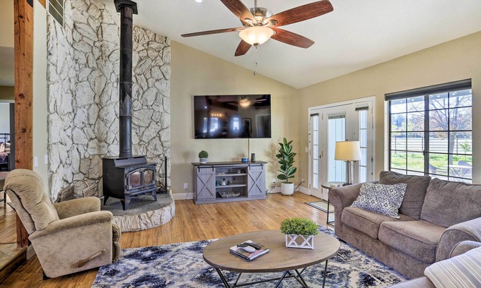 Cottonwood House | Updated Cottonwood Home w/Patio & Fire Pit!