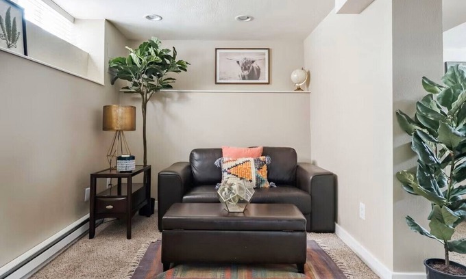 Speer Apartment | Updated Downtown Apartment in Baker with Off-Street Parking