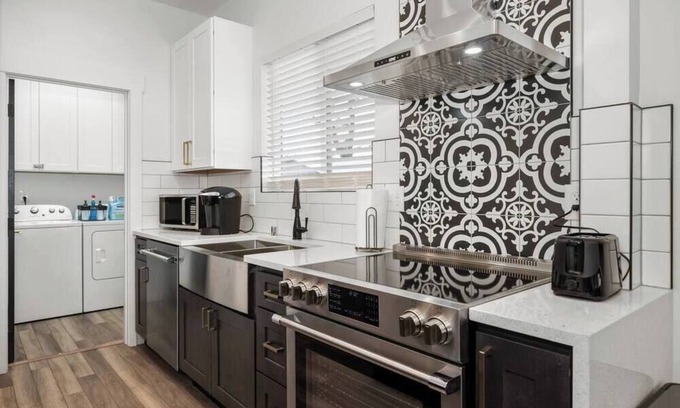 Spokane House | Updated Family Friendly Hillyard Gem NEW HOT TUB!