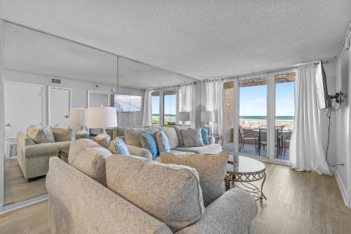 New Smyrna Beach House | Updated Ground Floor OceanFront Condo, Walk to Flagler Ave