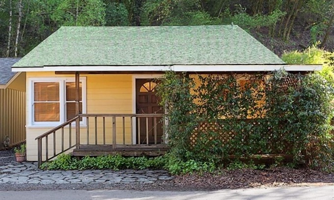 Healdsburg Cottage | Updated Healdsburg River Cottage: Minutes from Plaza, Tasting Rooms & Vineyards