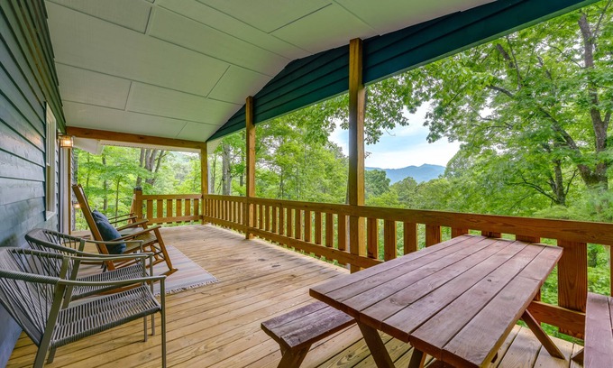 Mountain Springs House | Updated Home w/Private Hot Tub & Mtn Views!