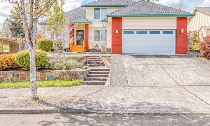 Troutdale House | Updated home with pergola, deck, gas grill, WiFi, & landscaped backyard