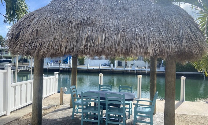 Key Colony Beach House | Updated Key Colony Beach - Tiki Hut - 37.5 Dock - Cabana Club