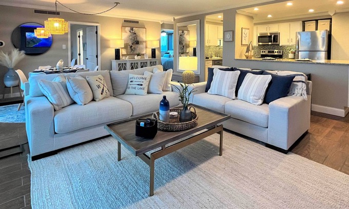 Mid America Condo | Updated ‘Lake Daze’ Condo w/Amazing Pool!
