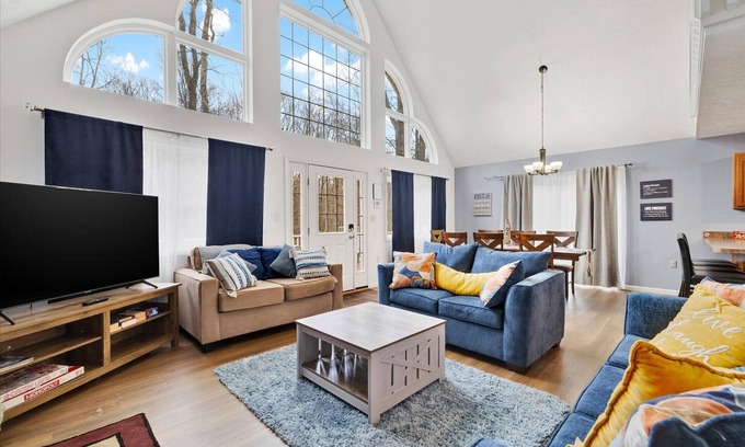 Thornhurst House | Updated! Lake House W/Hot Tub, Game Room, & Firepit In Arrowhead Lake