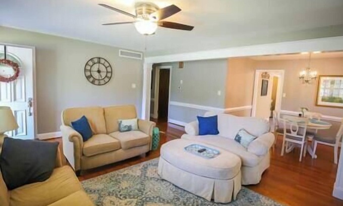 Lindley Park House | Updated Lindley Park Hideaway, Heart of Greensboro