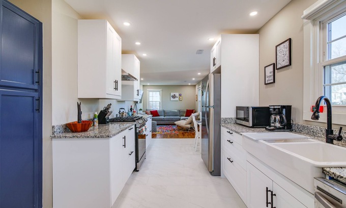 East Memphis House | Updated Memphis Home w/Patio ~ 8 Mi to Downtown!