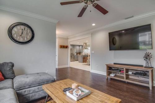 Tallahassee House | Updated Midtown Home, 12 min from Downtown TLH