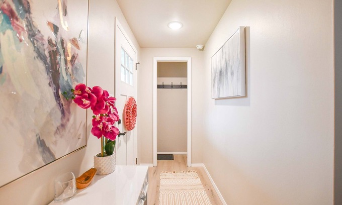 De Pere House | Updated Modern 1-Bedroom in De Pere
