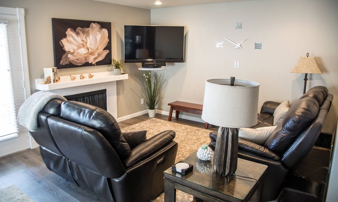 Las Vegas House | Updated, Modern, East Summerlin Luxury Home.