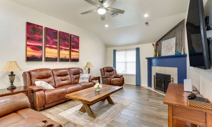 Norman House | Updated Norman Home ~ 1 Mi to Oklahoma University!