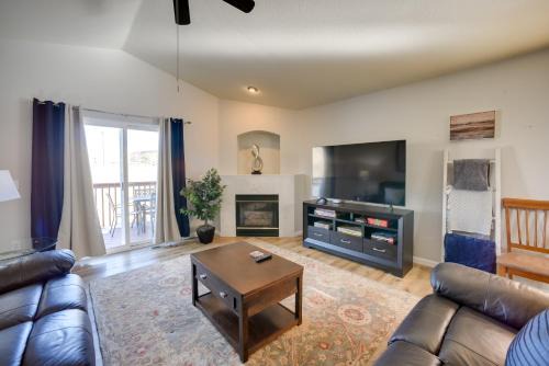 Kissing Camels House | Updated Springs Home - 3 Mi to Garden of the Gods!