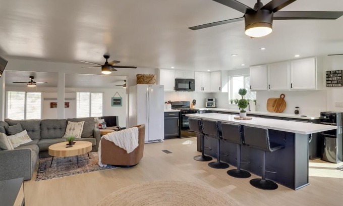 Topock House | Updated Topock Home with Deck and Fire Pit!
