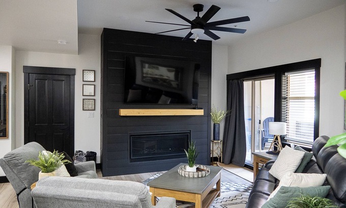 Salt Lake Mountain Resorts Condo | Upgraded 2-bedroom condo in charming Solitude Resort with Skin In/Out