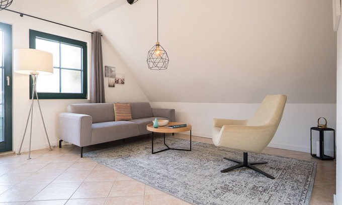 Neuhaus Apartment | Upper floor apartment Lee West 2.3