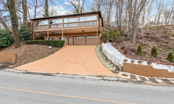 Lake Junaluska House | Upper Lakeshore Living