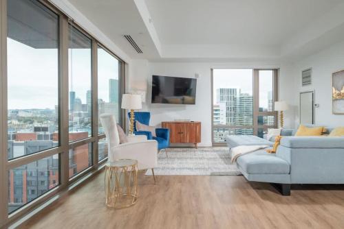 Downtown Boston Apartment | Upscale 4BR Penthouse with Gym & Parking near MGH & TUFTS