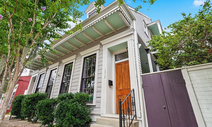 South 7th Ward Bed & Breakfast | Upscale and Historic, 2 blocks to Streetcar, 4 to French Quarter, 6 to Frenchmen