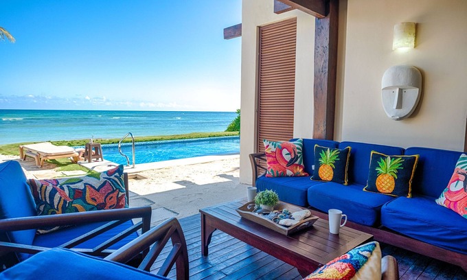 Akumal Condo | Upscale beachfront ground level condo with AC, WiFi, swimming pool!