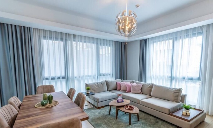 Alibeykoy Apartment | Upscale Comfort: Luxurious 2BR Apt