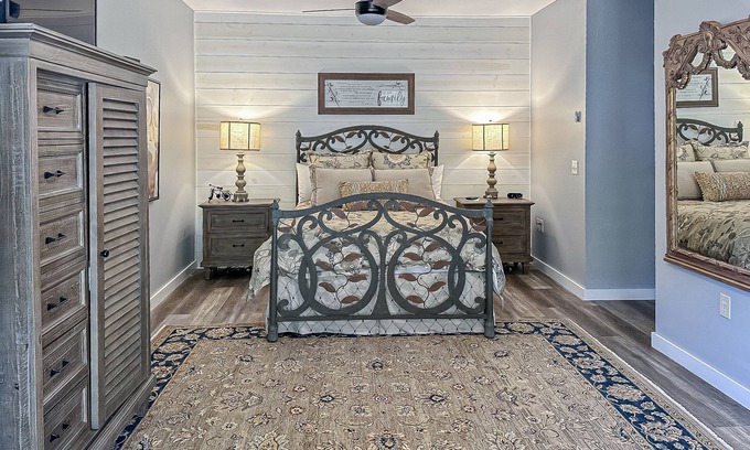 Sylva House | upscale duplex with High Speed Internet and Cozy Patio