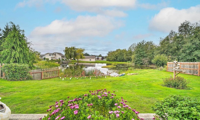 Bellingham House | Upscale Home w/Indoor Sauna on Sunset Pond!