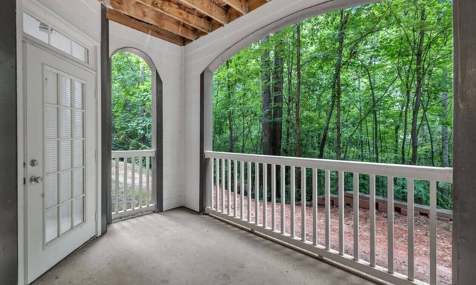 Southwest Raleigh Apartment | Upscale King 2BR Suite—Mins to Downtown Raleigh!