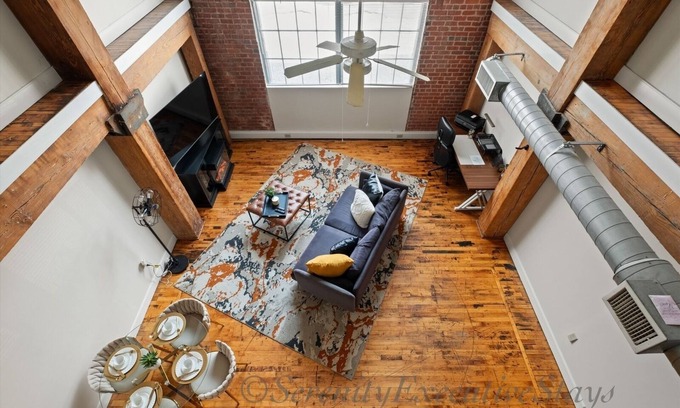 Church Hill Apartment | Upscale Loft for Long-Term Stays Close to VCU, Hospitals, Downtown