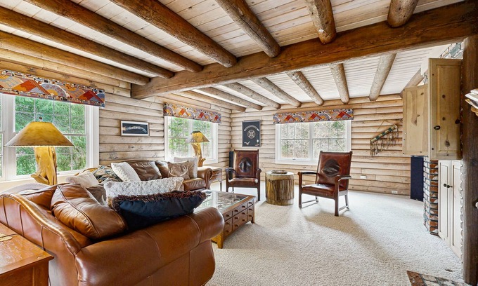 Trout Lake Cabin | Upscale Riverfront Lodge with Firepits & Game Room - Close to Mt. Adams