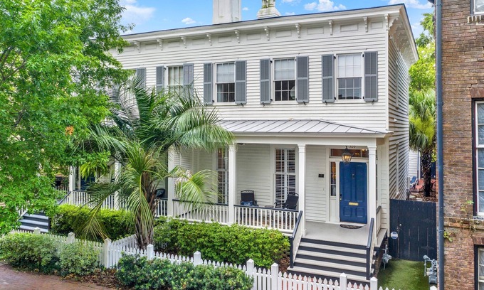 Savannah Victorian District House | Upscale Townhome & Carriage House in Savannah, Steps to Forsyth Park, sleeps 10