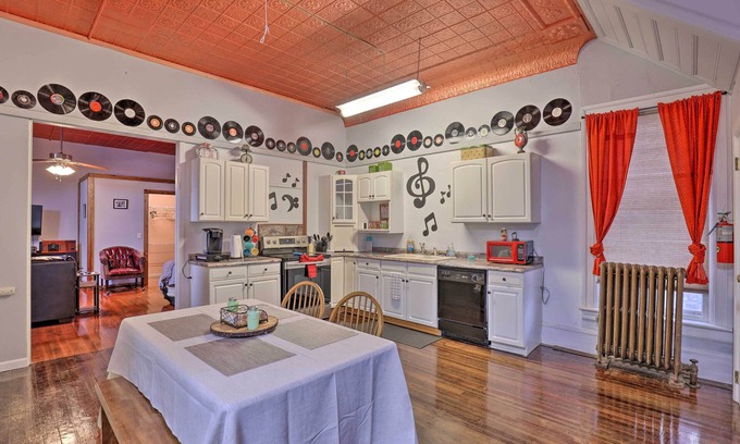 Oaks Corners Apartment | Upstate New York Studio Rental - Pet Friendly