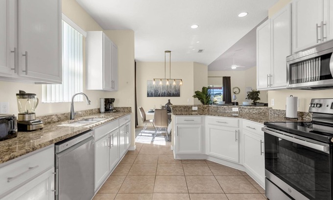 Crystal Cove House | Upstay - New Home Near Disney w Private Pool BBQ
