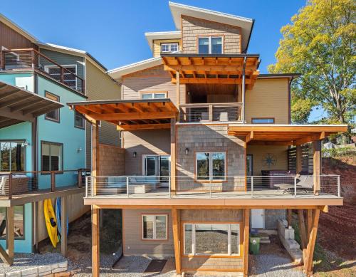 Asheville House | Upstream Bachelorette