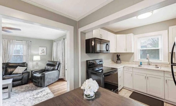 Lexington House | Uptown Cottage